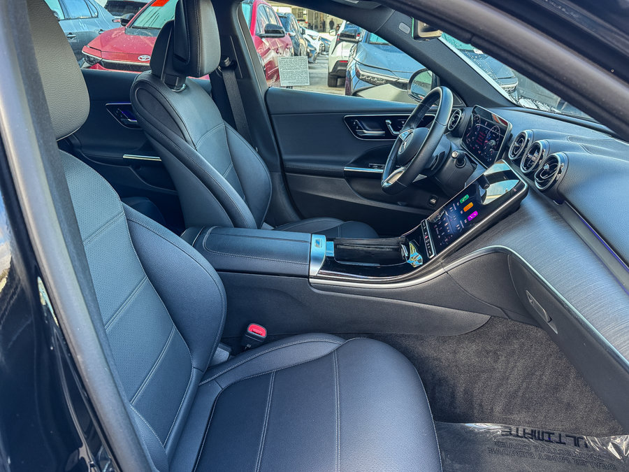 Used 2025 Mercedes-Benz C 300 Sedan image 16