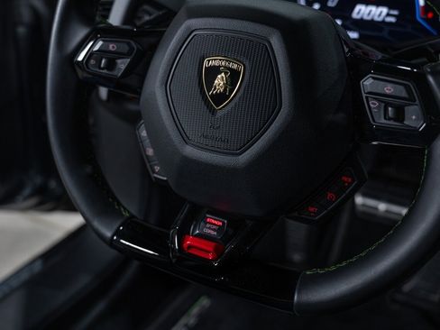 Used 2020 Lamborghini Huracan EVO image 47
