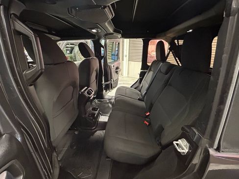 Used 2018 Jeep Wrangler Unlimited Sport S AWD/4WD image 49