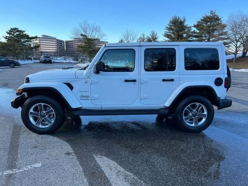 Used 2022 Jeep Wrangler Unlimited Sahara image 6