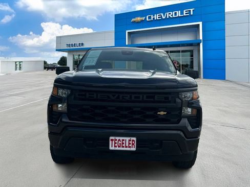 Used 2023 Chevrolet Silverado 1500 Custom AWD/4WD image 2