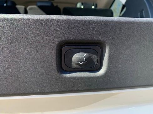 New 2026 Lincoln Navigator Premiere AWD/4WD image 7