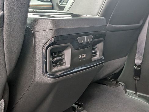 Used 2024 GMC Sierra 2500 AT4 w/ AT4 Premium Plus Package image 28