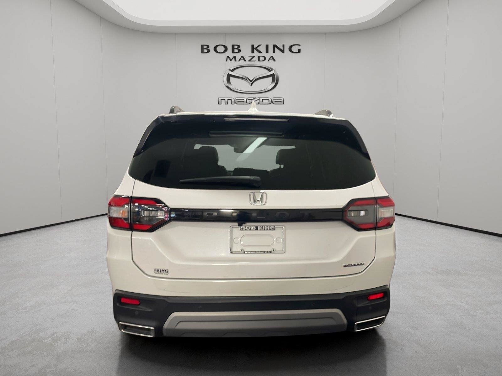 Used 2025 Honda Pilot Touring image 4