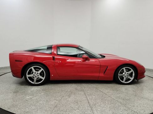 Used 2007 Chevrolet Corvette Coupe w/ Preferred Equipment Group RWD image 6