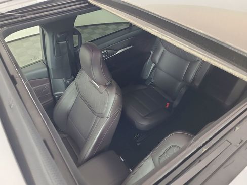 Used 2025 Ford Explorer Platinum w/ LUX Leather Package image 9