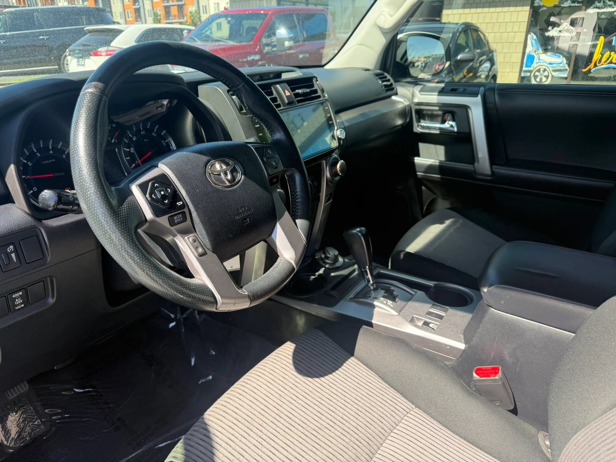 Used 2018 Toyota 4Runner SR5 AWD/4WD image 7