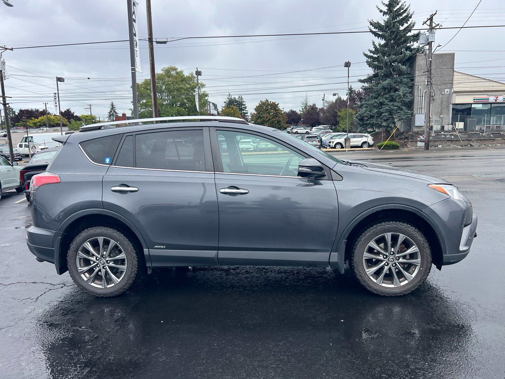 Used 2018 Toyota RAV4 Limited AWD/4WD image 6