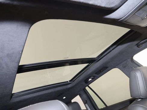 Used 2023 Cadillac XT6 Sport w/ Platinum Package image 11