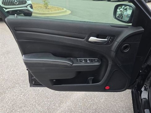 Used 2014 Chrysler 300 S w/ Luxury Group RWD image 19