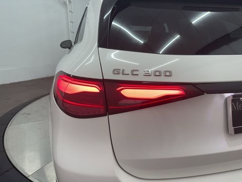 Used 2026 Mercedes-Benz GLC 300 image 28