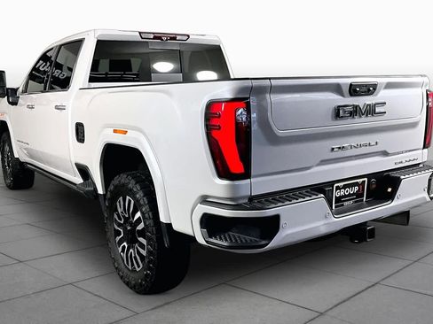Used 2025 GMC Sierra 2500 Denali Ultimate w/ Max Trailering Package AWD/4WD image 11