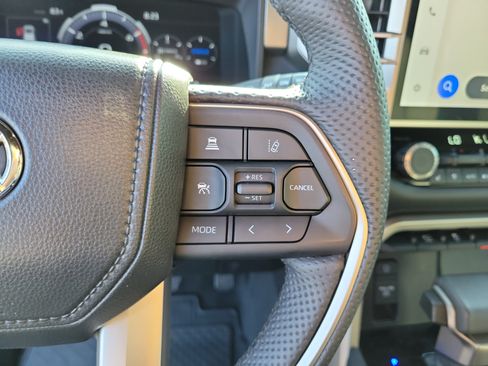 Used 2025 Toyota Sequoia Limited AWD/4WD image 23