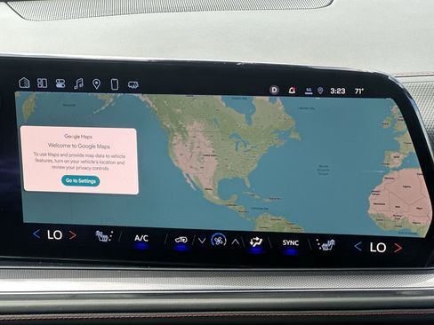 Used 2025 Chevrolet Suburban RST w/ Comfort Package image 28