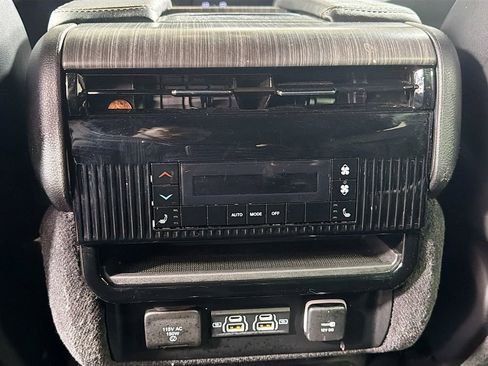 Used 2024 Jeep Wagoneer Series II AWD/4WD image 28