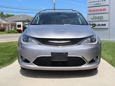 Used 2018 Chrysler Pacifica Limited FWD image 6