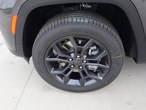New 2025 Jeep Grand Cherokee L Limited image 20