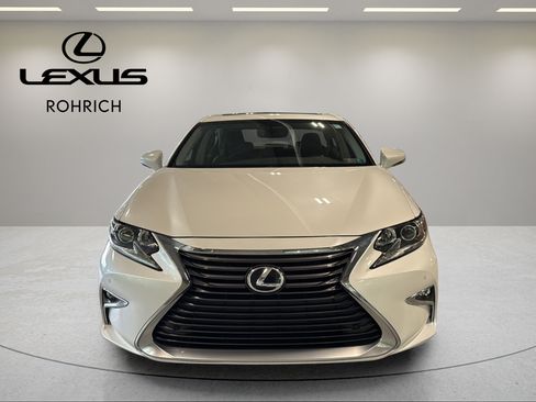 Used 2016 Lexus ES 350 w/ Navigation System Package FWD image 2