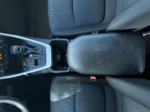 Used 2025 Toyota RAV4 XLE AWD/4WD image 19
