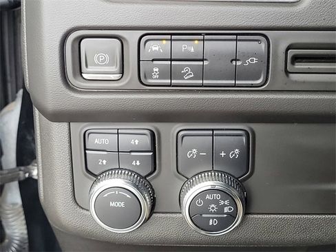 Used 2021 GMC Yukon AT4 image 13