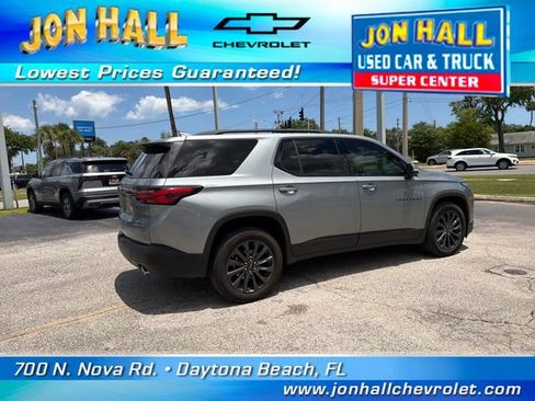 Used 2023 Chevrolet Traverse RS FWD image 14