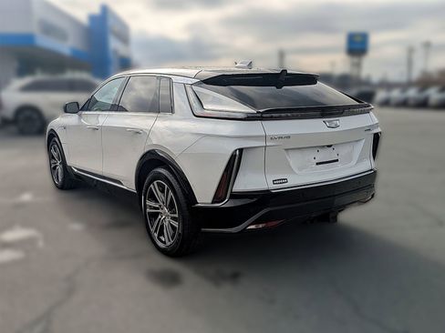 Certified 2025 Cadillac Lyriq Luxury image 8