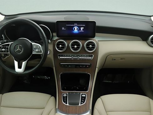 Used 2022 Mercedes-Benz GLC 300 4MATIC image 7