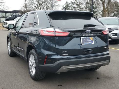 Used 2024 Ford Edge SEL w/ Convenience Package image 3