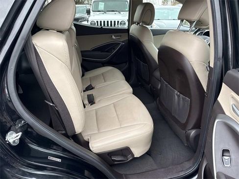 Used 2017 Hyundai Santa Fe Sport image 11
