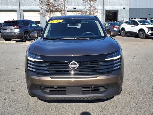 Certified 2025 Nissan Kicks SV image 9