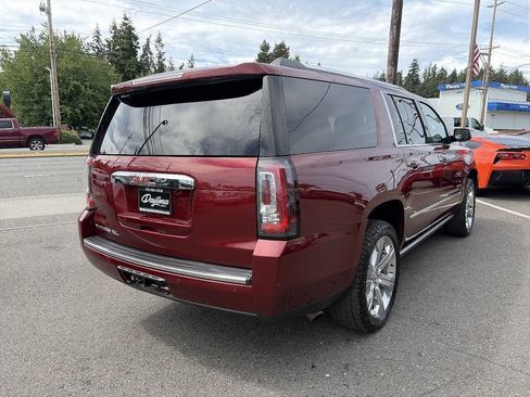 Used 2019 GMC Yukon XL Denali w/ Denali Ultimate Package AWD/4WD image 12