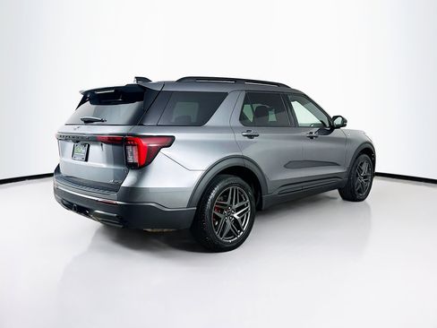 Used 2025 Ford Explorer ST-Line w/ ST-Line Street Pack AWD/4WD image 9