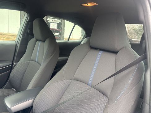 Used 2022 Toyota Corolla SE image 3