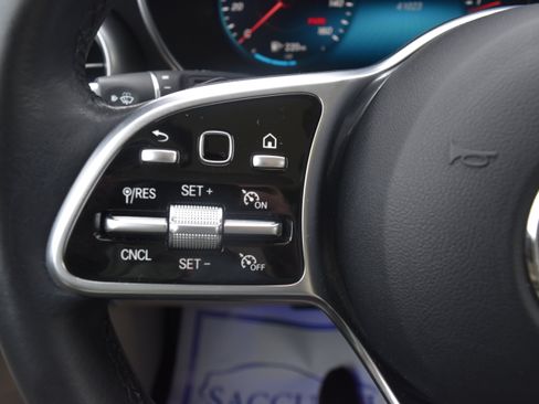 Used 2021 Mercedes-Benz GLC 300 4MATIC image 20