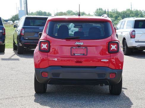 Used 2019 Jeep Renegade Latitude FWD image 4