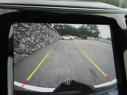 Used 2019 Jeep Cherokee Limited image 33