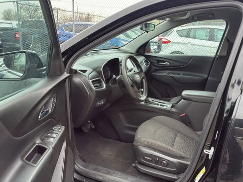 Used 2018 Chevrolet Equinox LT image 23