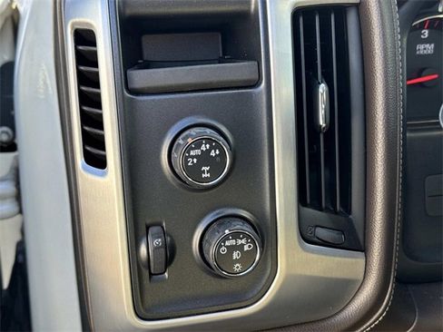 Used 2015 GMC Sierra 1500 SLT w/ SLT Crew Cab Value Package image 27