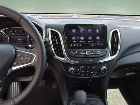 Used 2024 Chevrolet Equinox LT FWD image 11