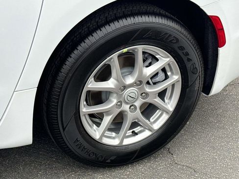 New 2026 Chrysler Pacifica Select FWD image 38
