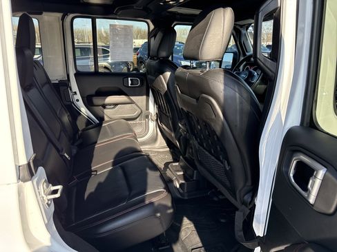 Used 2021 Jeep Wrangler Unlimited Rubicon w/ Uconnect 4C Nav & Sound Group image 28