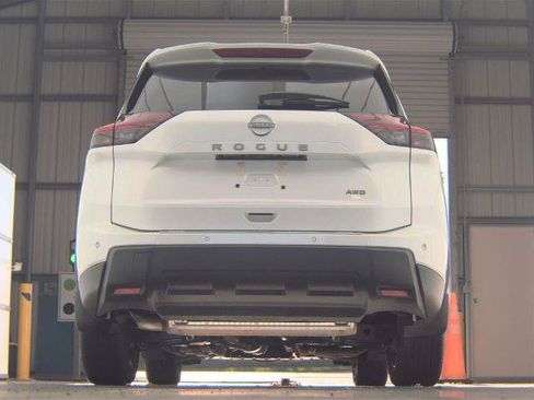 Certified 2026 Nissan Rogue SV w/ Cold Weather Package AWD/4WD image 5