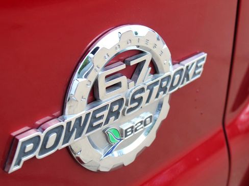 Used 2015 Ford F350 Lariat w/ Lariat Interior Package AWD/4WD image 2