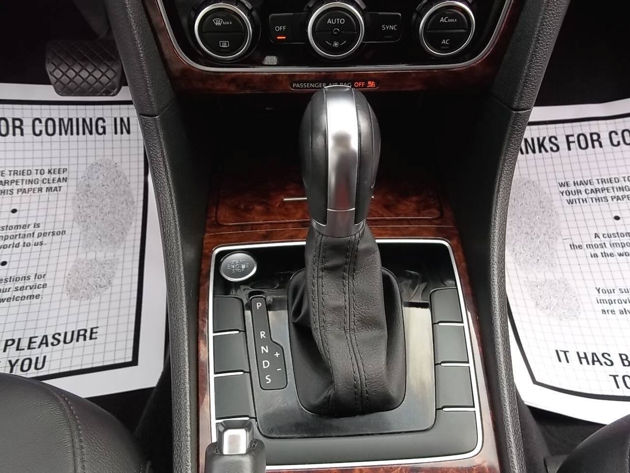 Used 2012 Volkswagen Passat 2.5 SEL FWD image 25