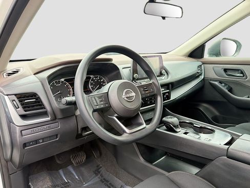 Used 2023 Nissan Rogue S FWD image 4