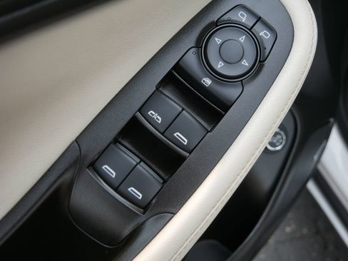 Certified 2024 Buick Encore GX Avenir w/ Avenir Convenience Package AWD/4WD image 13