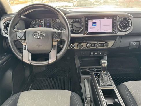 Used 2020 Toyota Tacoma TRD Off-Road image 2