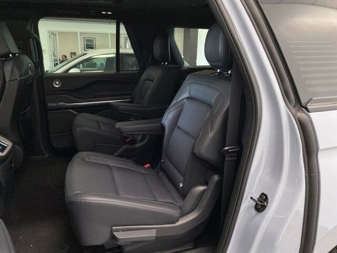 New 2025 Lincoln Navigator L Reserve w/ Jet Appearance Package image 14