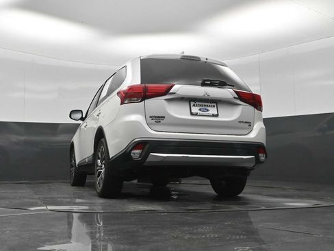 Used 2018 Mitsubishi Outlander SE AWD/4WD image 43