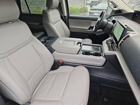 Used 2025 Ford Expedition Max Active RWD image 10